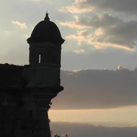 Enginyapartaments Figueres  Buitenkant foto